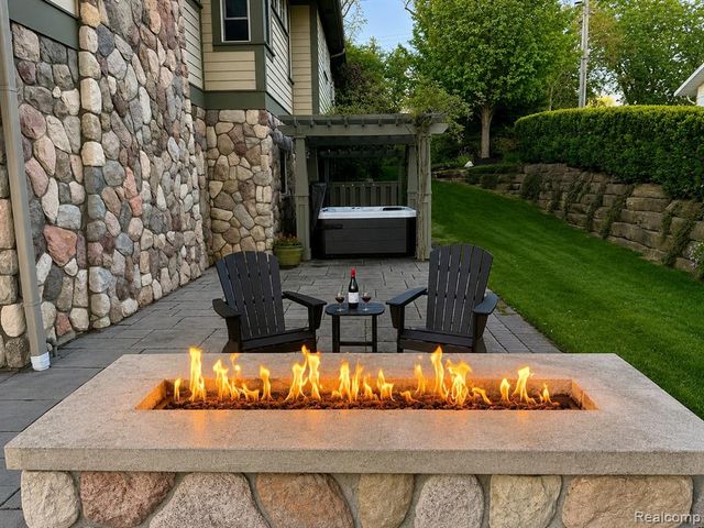 8665 Lakeview Boulevard, Clarkston, MI 48348