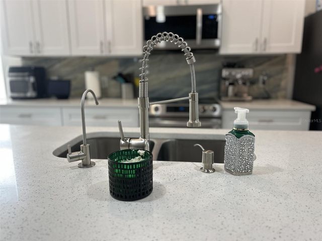 9856 8TH AVENUE, Orlando, FL 32824