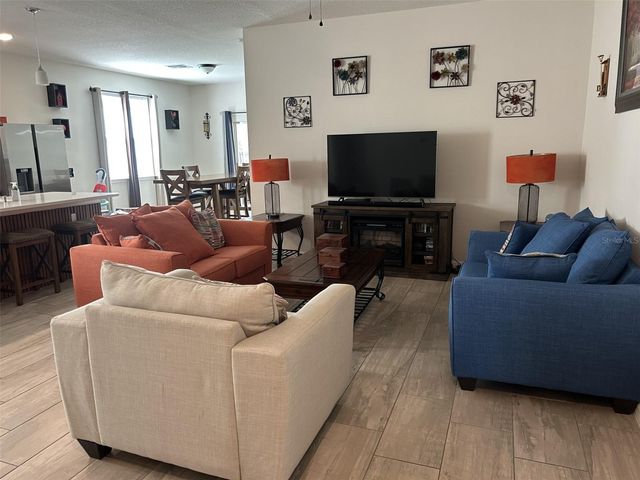 9856 8TH AVENUE, Orlando, FL 32824