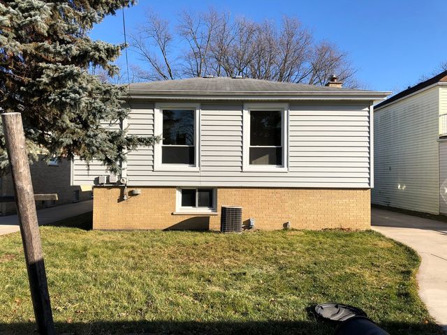 1674 Maple Street, Des Plaines, IL 60018