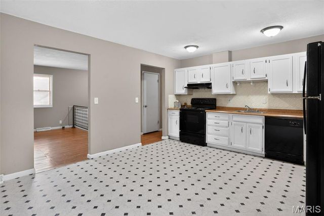 9157 Victory Avenue, St Louis, MO 63136