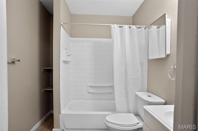 9157 Victory Avenue, St Louis, MO 63136