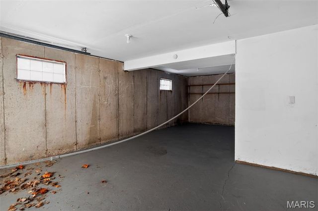 9157 Victory Avenue, St Louis, MO 63136