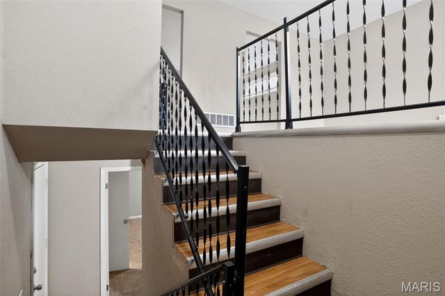 9157 Victory Avenue, St Louis, MO 63136