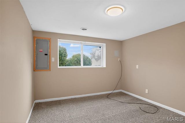 9157 Victory Avenue, St Louis, MO 63136