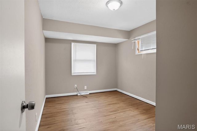 9157 Victory Avenue, St Louis, MO 63136