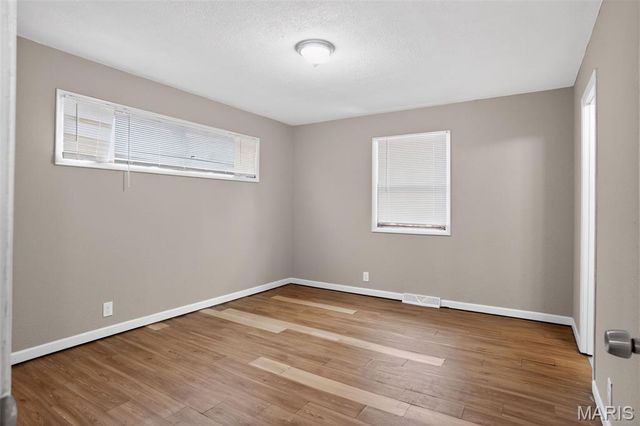 9157 Victory Avenue, St Louis, MO 63136