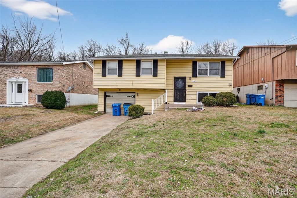 9157 Victory Avenue, St Louis, MO 63136