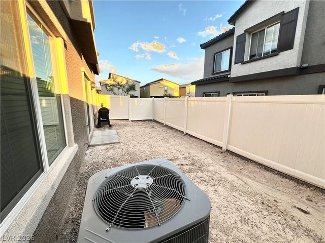 7214 North Decatur Boulevard 5, Las Vegas, NV 89131