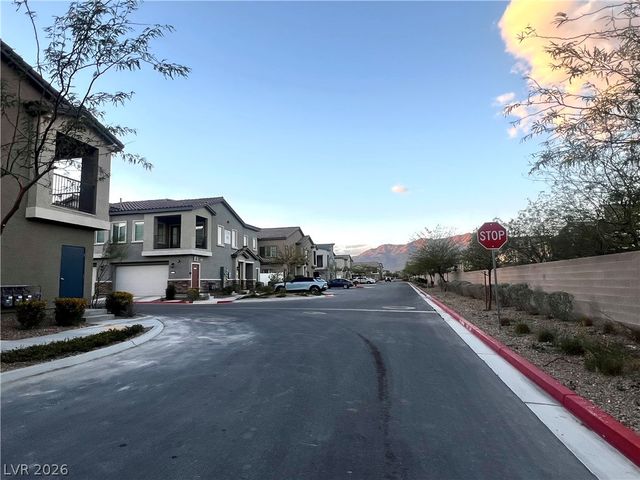 7214 North Decatur Boulevard 5, Las Vegas, NV 89131