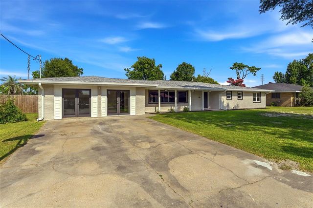 4511 Young Ln Lane, Lake Charles, LA 70605