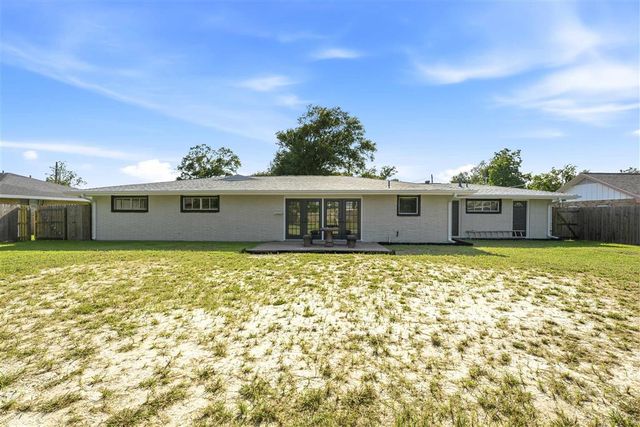 4511 Young Ln Lane, Lake Charles, LA 70605