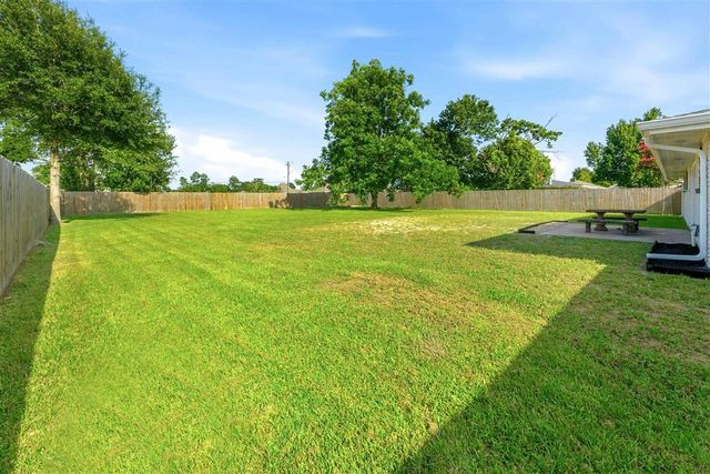 4511 Young Ln Lane, Lake Charles, LA 70605