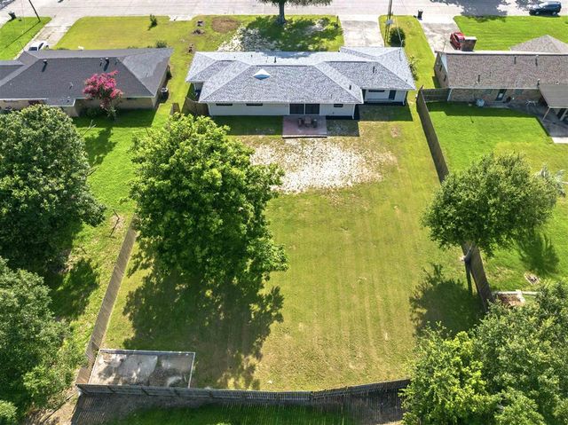 4511 Young Ln Lane, Lake Charles, LA 70605