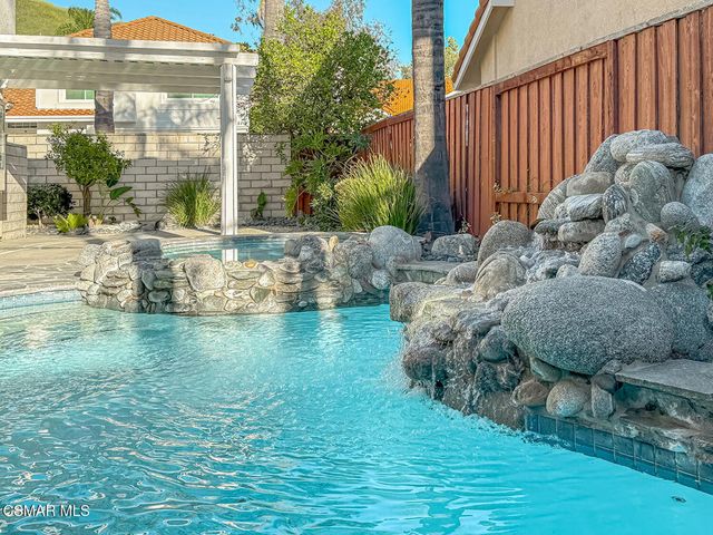 5118 Churchwood Drive, Oak Park, CA 91377