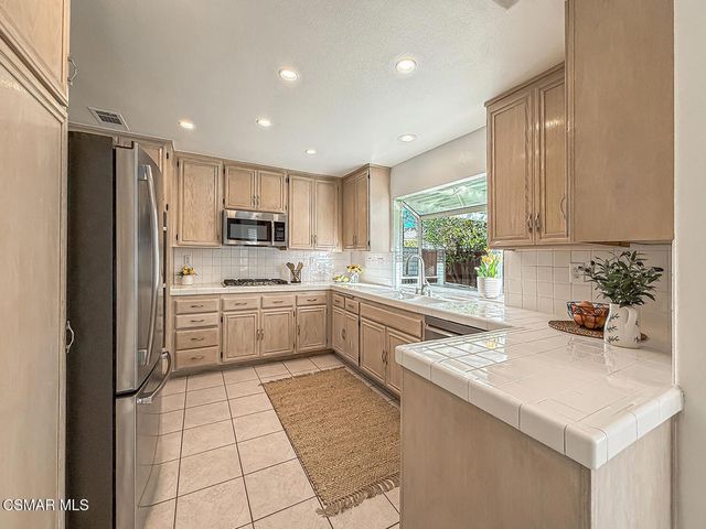5118 Churchwood Drive, Oak Park, CA 91377