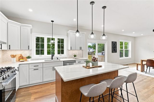 50 Planet Avenue, East Providence, RI 02915