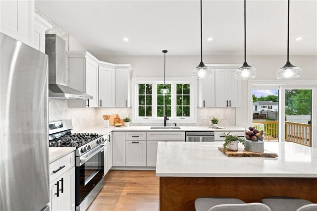 50 Planet Avenue, East Providence, RI 02915