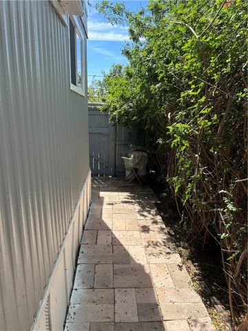 3734 Pacific 40, Highland, CA 92346