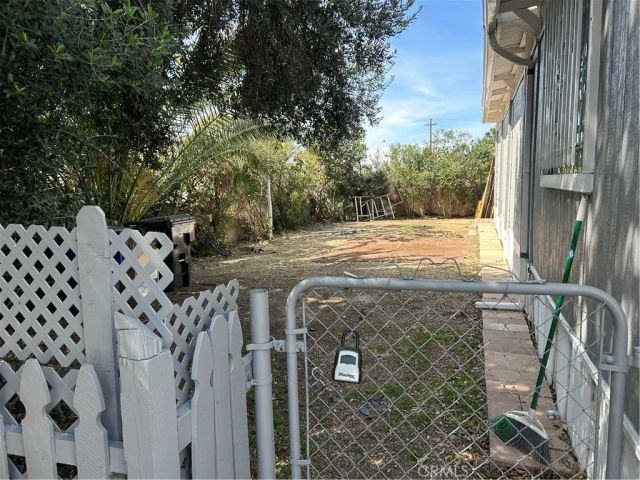 3734 Pacific 40, Highland, CA 92346