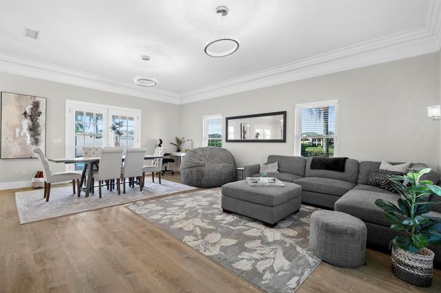 9010 Gardens Glen Circle, Palm Beach Gardens, FL 33418