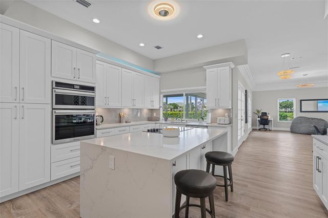 9010 Gardens Glen Circle, Palm Beach Gardens, FL 33418