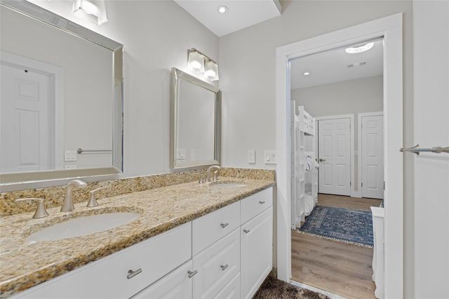9010 Gardens Glen Circle, Palm Beach Gardens, FL 33418