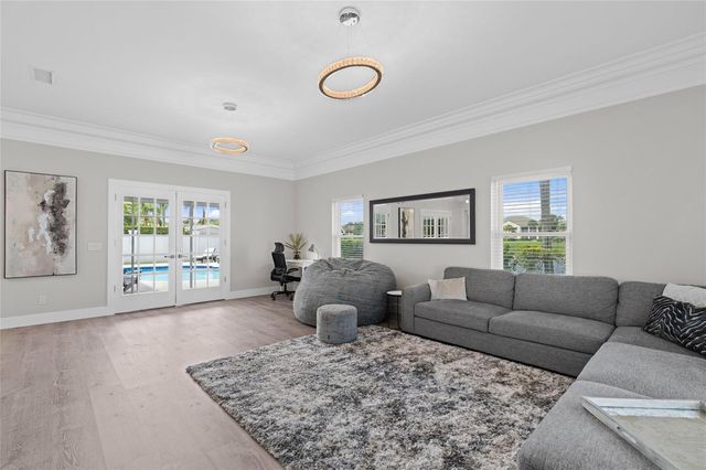 9010 Gardens Glen Circle, Palm Beach Gardens, FL 33418