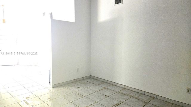 15153 NW 89th Pl, Miami Lakes, FL 33018