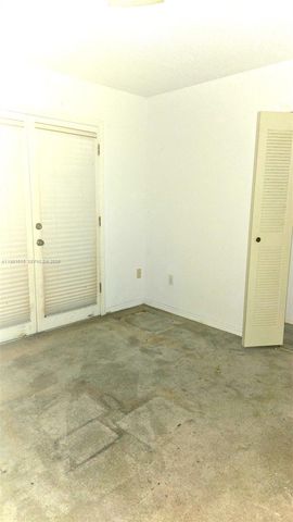 15153 NW 89th Pl, Miami Lakes, FL 33018