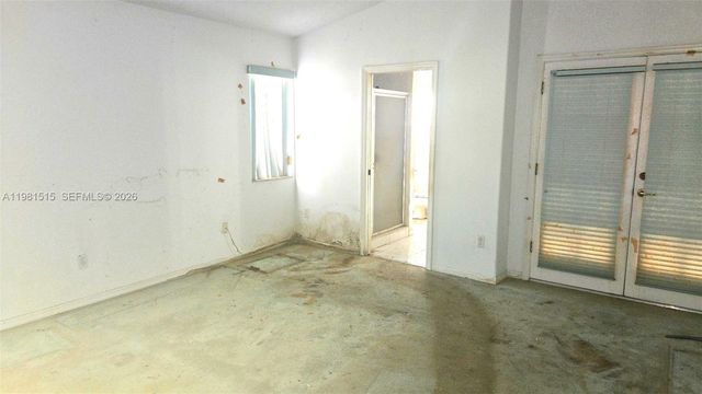 15153 NW 89th Pl, Miami Lakes, FL 33018