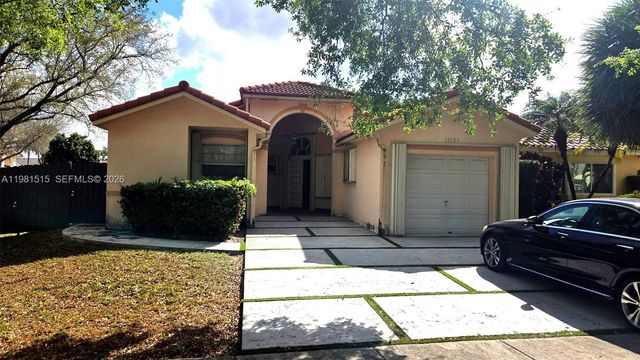 15153 NW 89th Pl, Miami Lakes, FL 33018