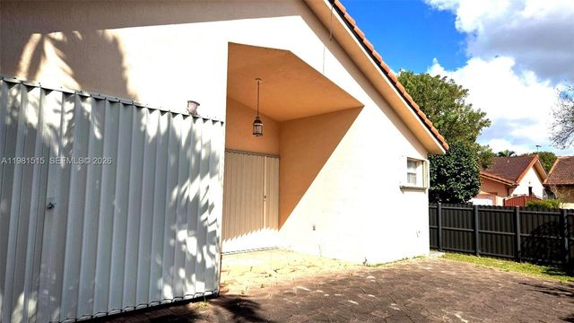 15153 NW 89th Pl, Miami Lakes, FL 33018