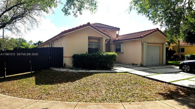 15153 NW 89th Pl, Miami Lakes, FL 33018