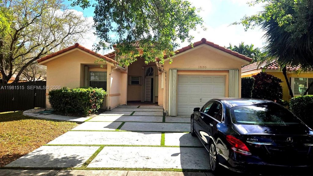 15153 NW 89th Pl, Miami Lakes, FL 33018