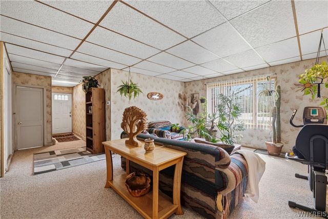 3287 Whitehaven Road, Grand Island, NY 14072