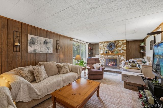 3287 Whitehaven Road, Grand Island, NY 14072