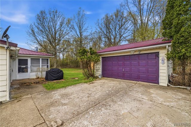 3287 Whitehaven Road, Grand Island, NY 14072