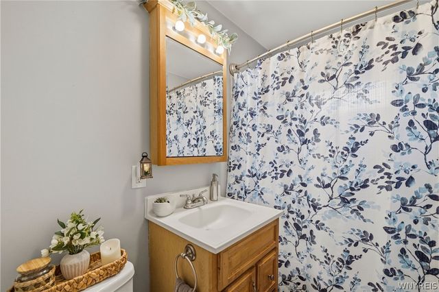 3287 Whitehaven Road, Grand Island, NY 14072