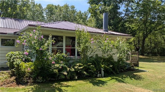 3287 Whitehaven Road, Grand Island, NY 14072