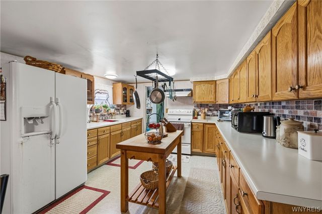 3287 Whitehaven Road, Grand Island, NY 14072