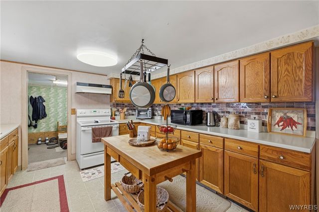 3287 Whitehaven Road, Grand Island, NY 14072