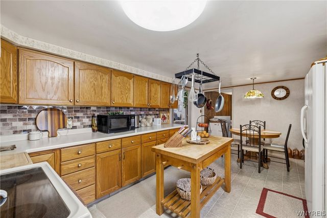 3287 Whitehaven Road, Grand Island, NY 14072