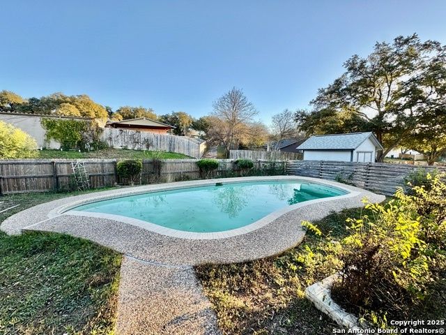 8006 HARPER VALLEY ST, Live Oak, TX 78233