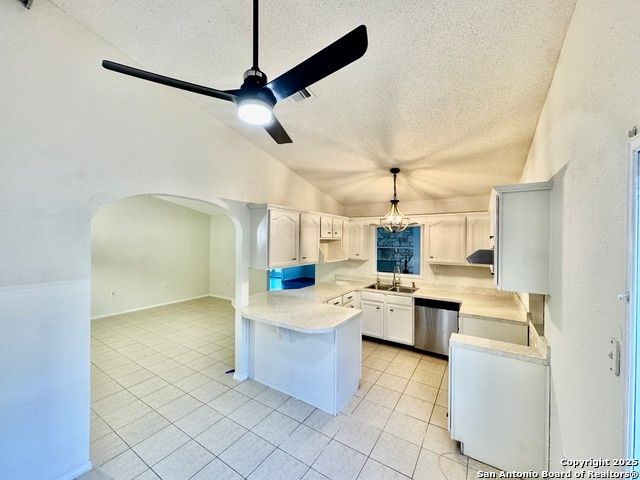 8006 HARPER VALLEY ST, Live Oak, TX 78233