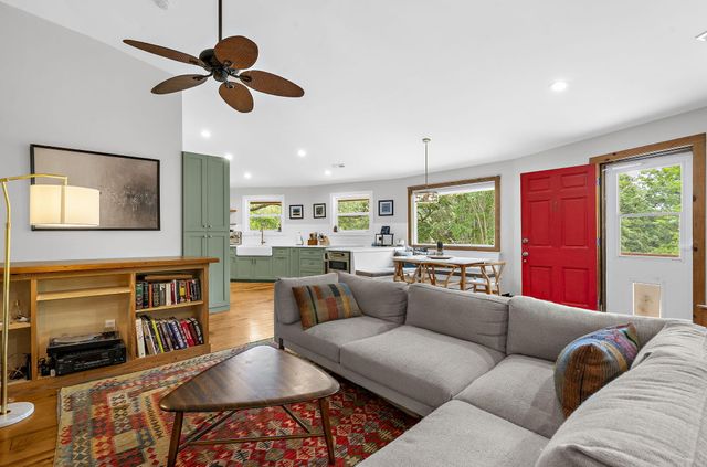 2069 Saint James Drive, Charleston, SC 29412