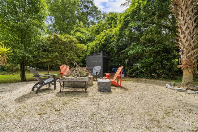 2069 Saint James Drive, Charleston, SC 29412