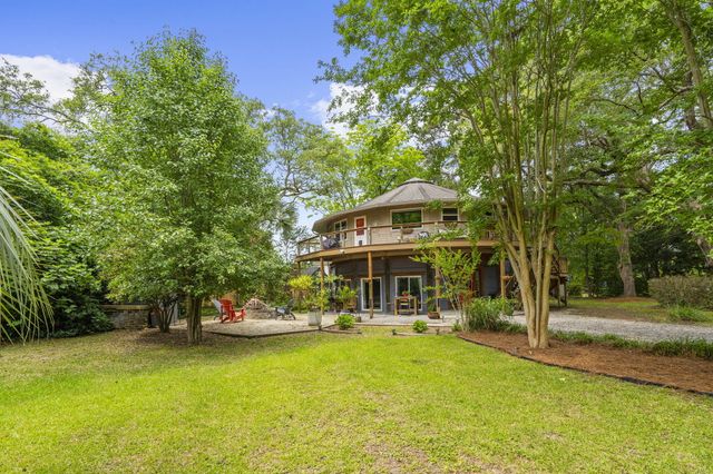 2069 Saint James Drive, Charleston, SC 29412