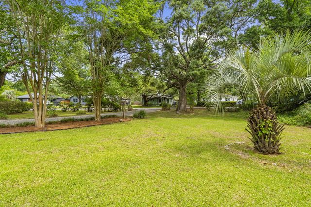 2069 Saint James Drive, Charleston, SC 29412
