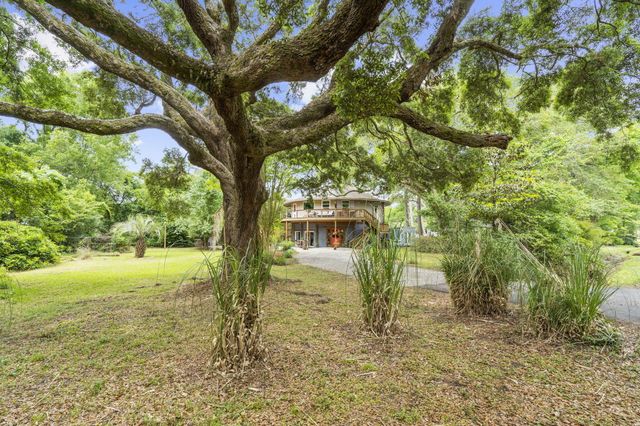 2069 Saint James Drive, Charleston, SC 29412